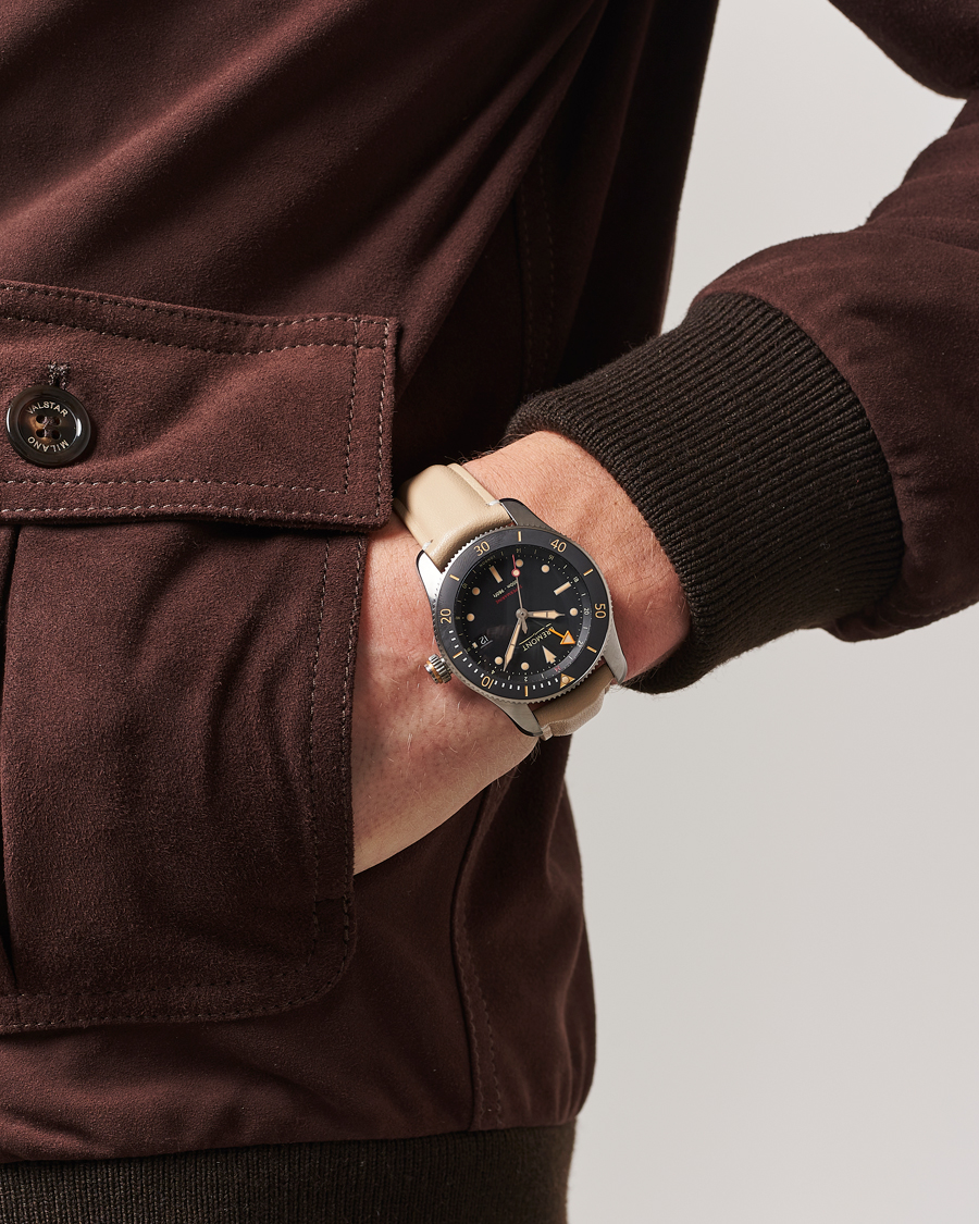 Men | Bremont S302 GMT Diver 40mm Sahara | Bremont | S302 GMT Diver 40mm Sahara