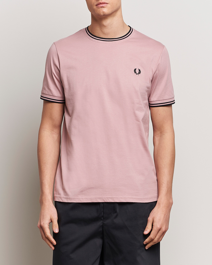 Men | T-Shirts | Fred Perry | Twin Tipped T-Shirt Dusty Rose Pink