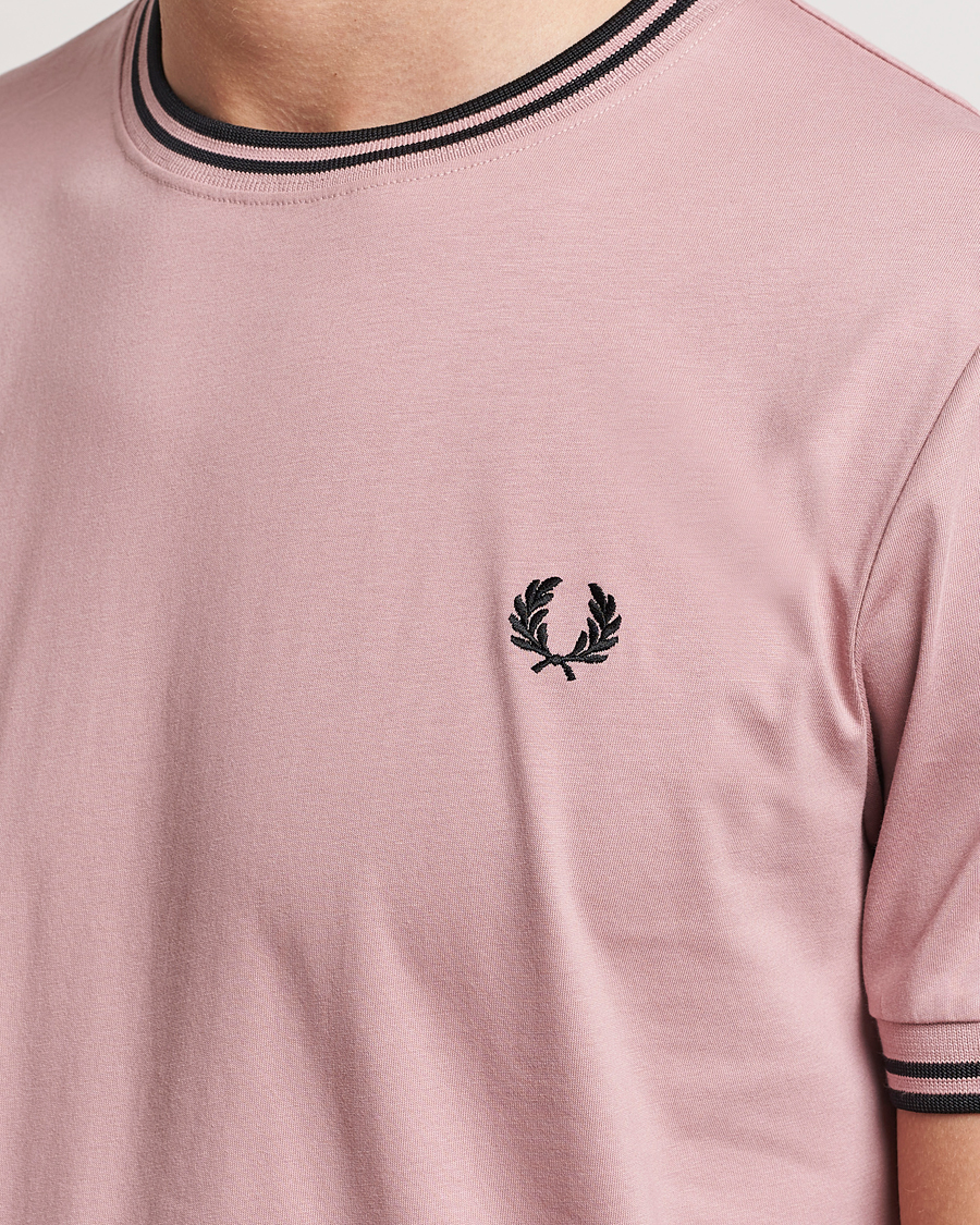 Men | T-Shirts | Fred Perry | Twin Tipped T-Shirt Dusty Rose Pink