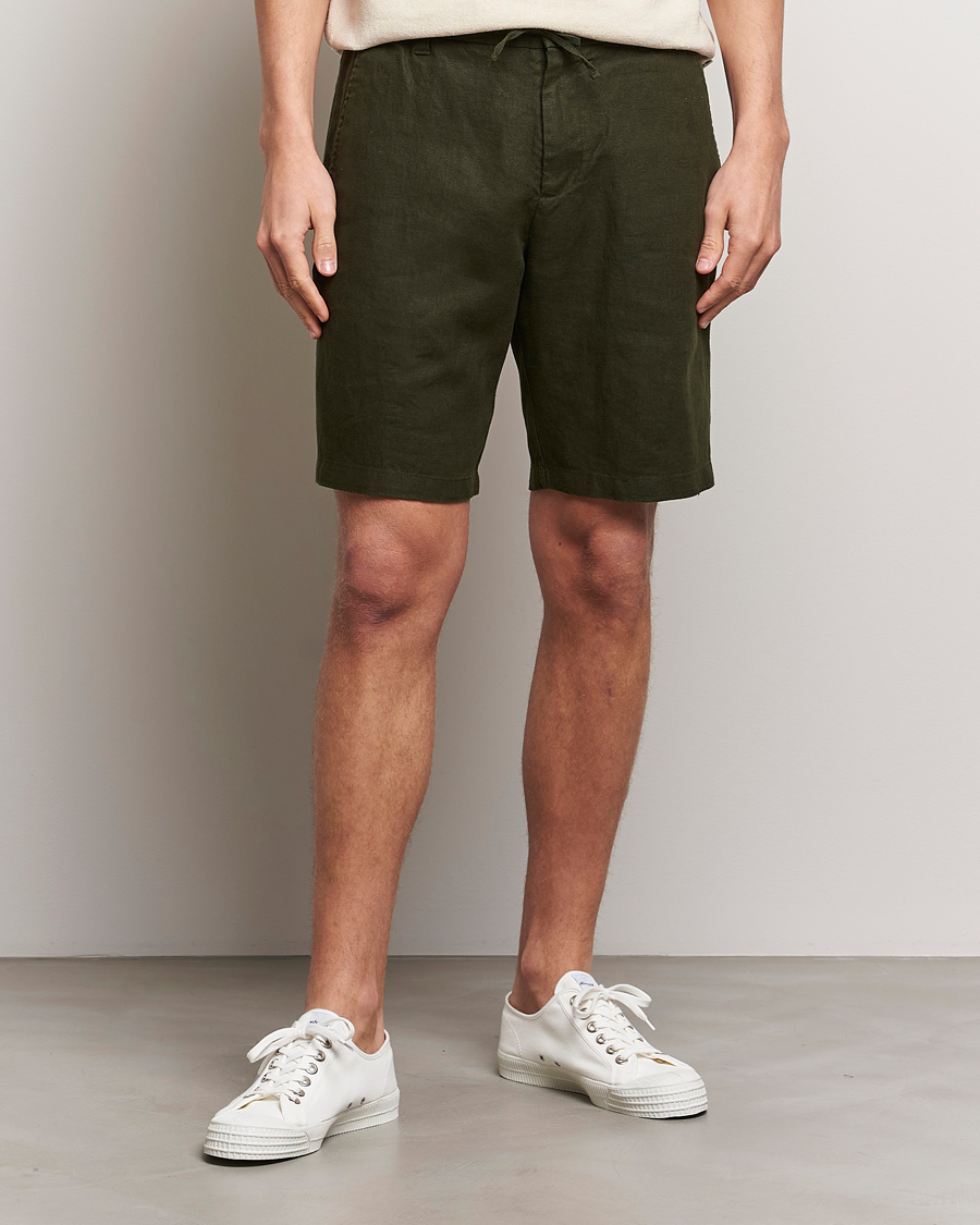 Men | New product images | NN07 | Seb Linen Drawstring Shorts Rosin Green