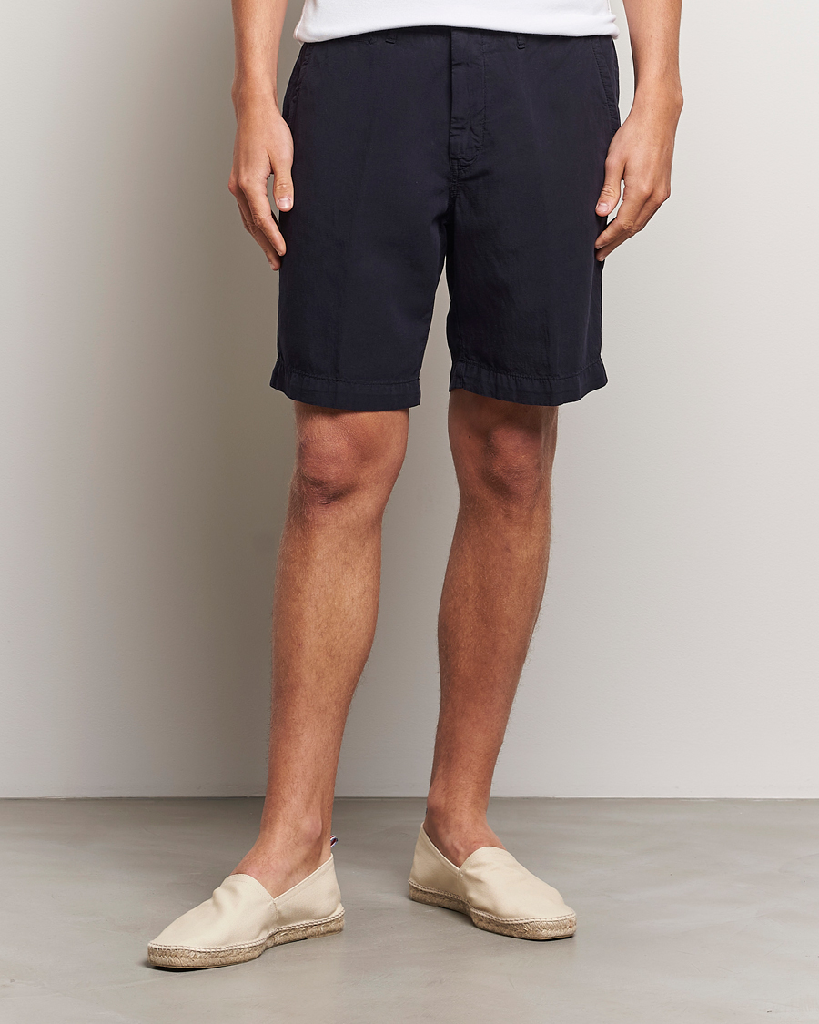 Men |  | Oscar Jacobson | Poggio Washed Linen Shorts Navy