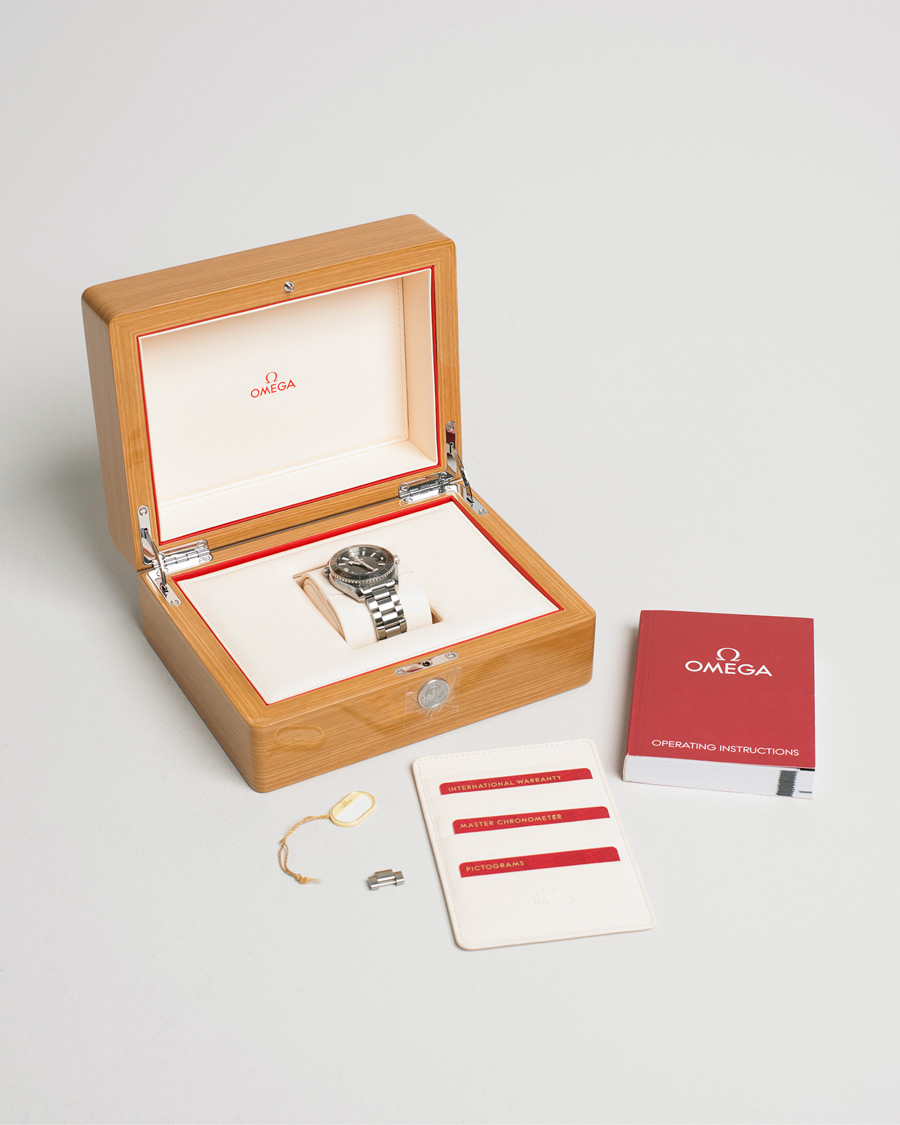 Men | Omega Pre-Owned Seamaster Planet Ocean Silver | Omega Pre-Owned | Seamaster Planet Ocean Silver