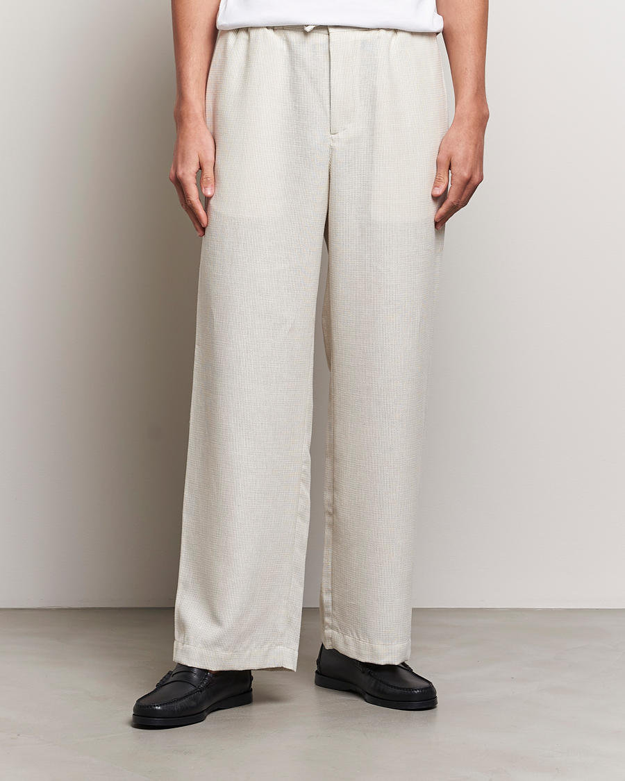 Men | Trousers | J.Lindeberg | Noah Wide Linen Pants Safari Beige