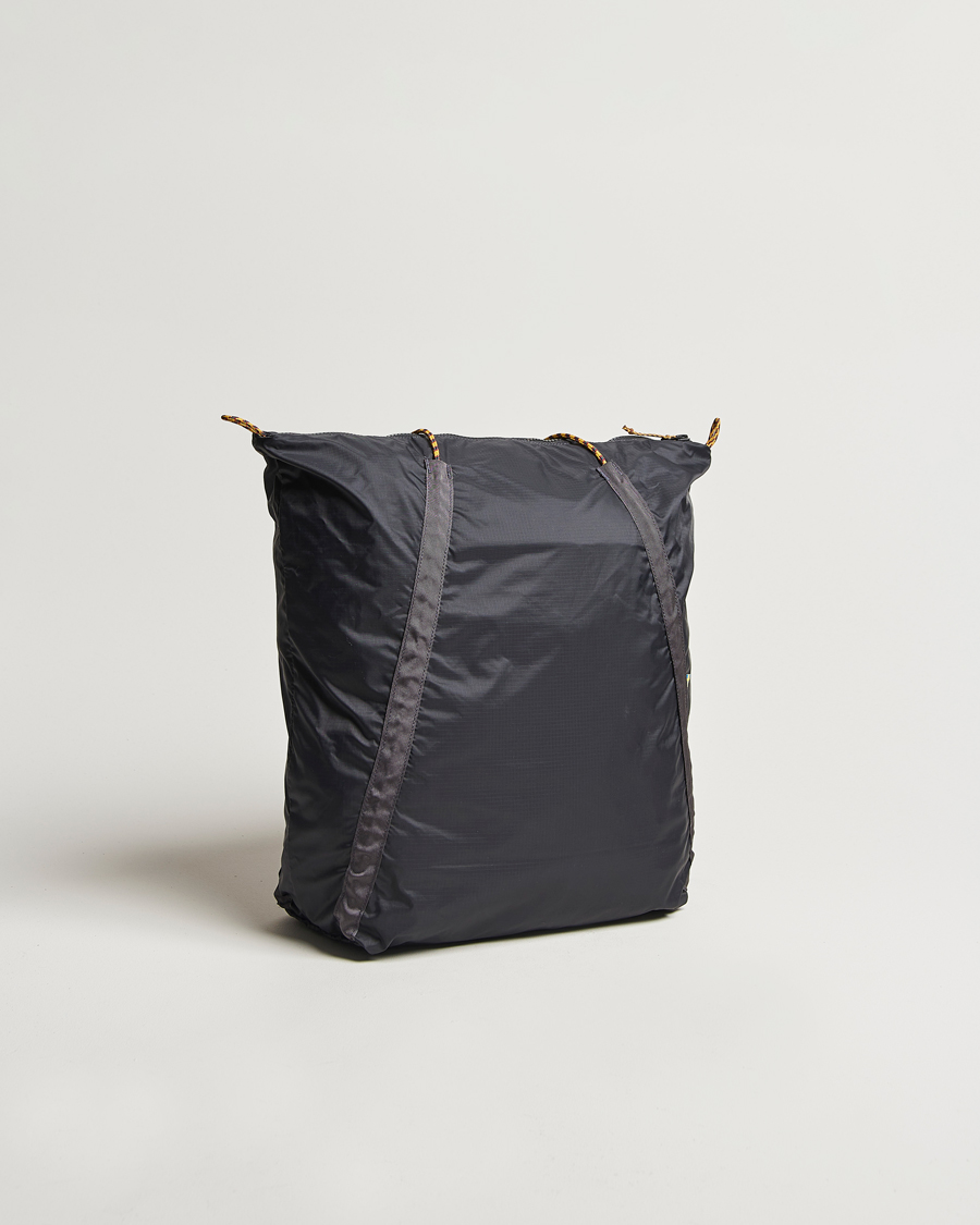 Men | Bags | Klättermusen | Gebo 23L Lightweight Totebag Raven