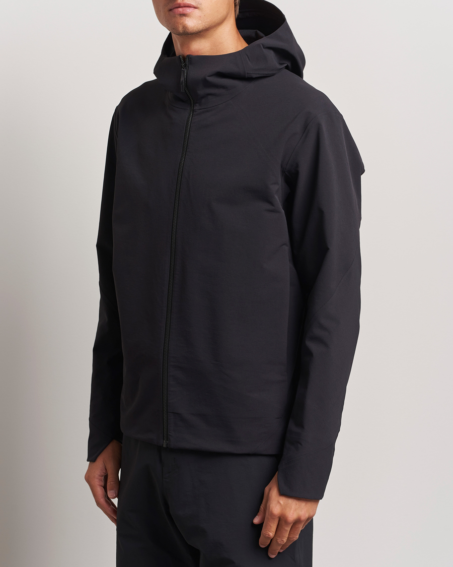 Men | Coats & Jackets | Arc'teryx Veilance | Isogon GORE-TEX Hooded Shell Jacket Black