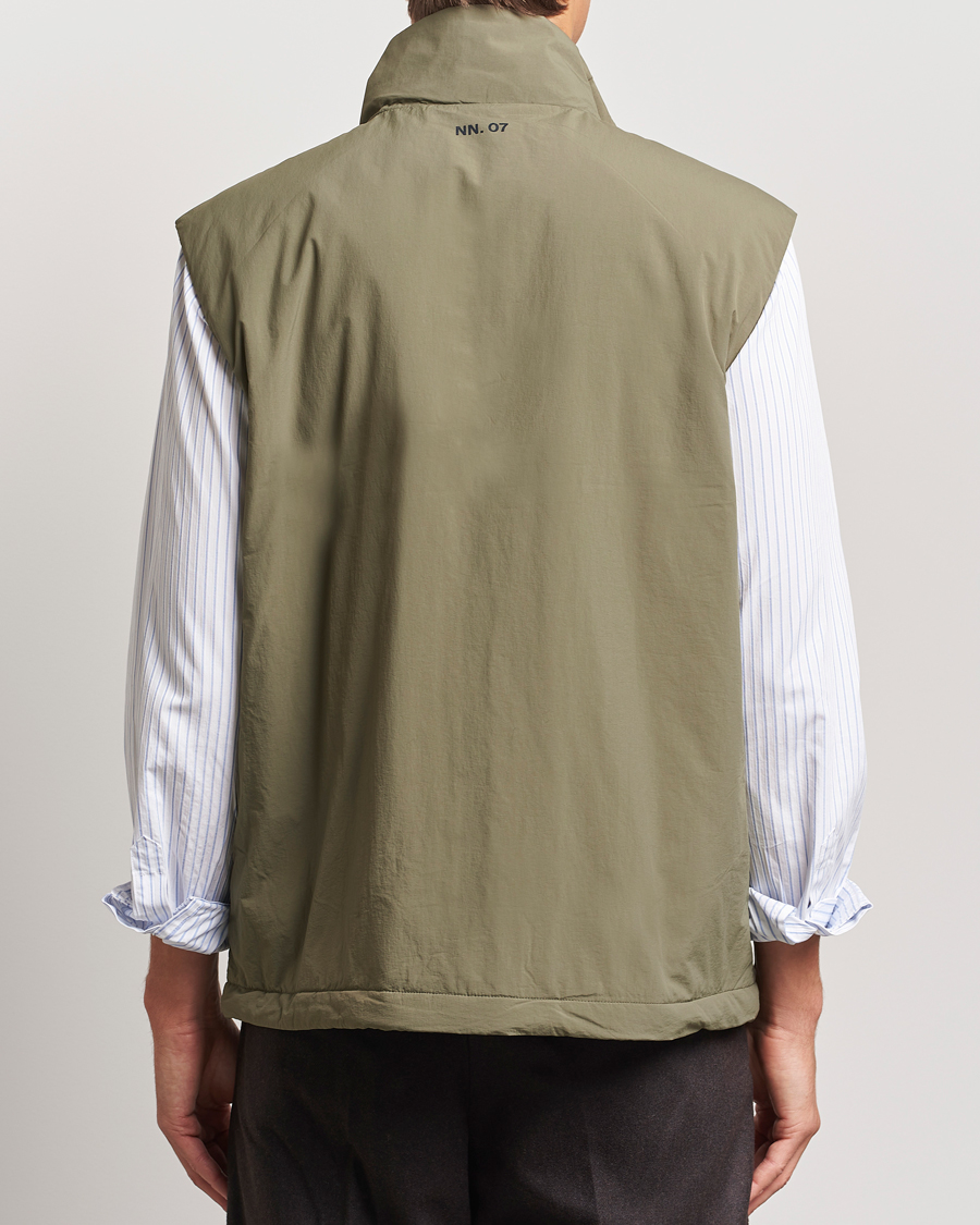 Men | Coats & Jackets | NN07 | Perry Nylon Padded Vest Capers Green