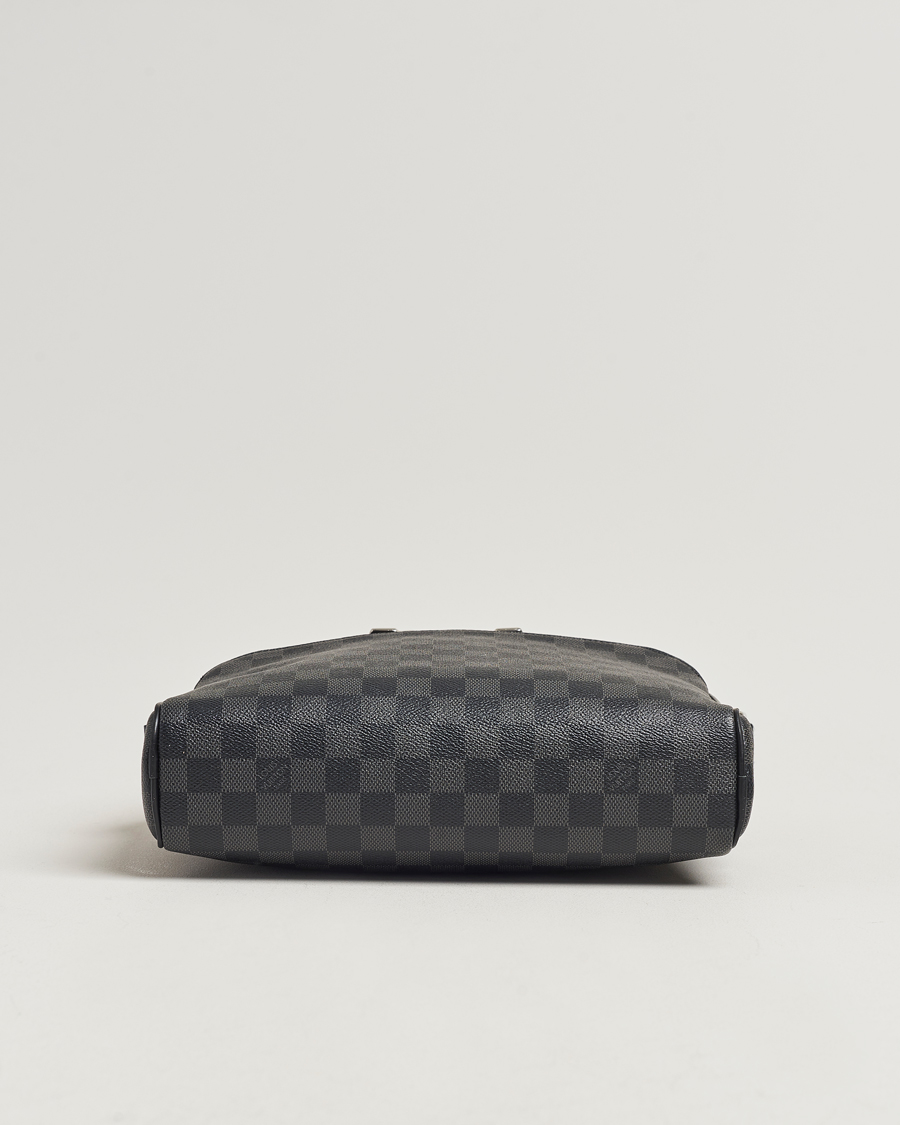 Men | Louis Vuitton Pre-Owned Dayton Reporter MM Damier Graphite | Louis Vuitton Pre-Owned | Dayton Reporter MM Damier Graphite