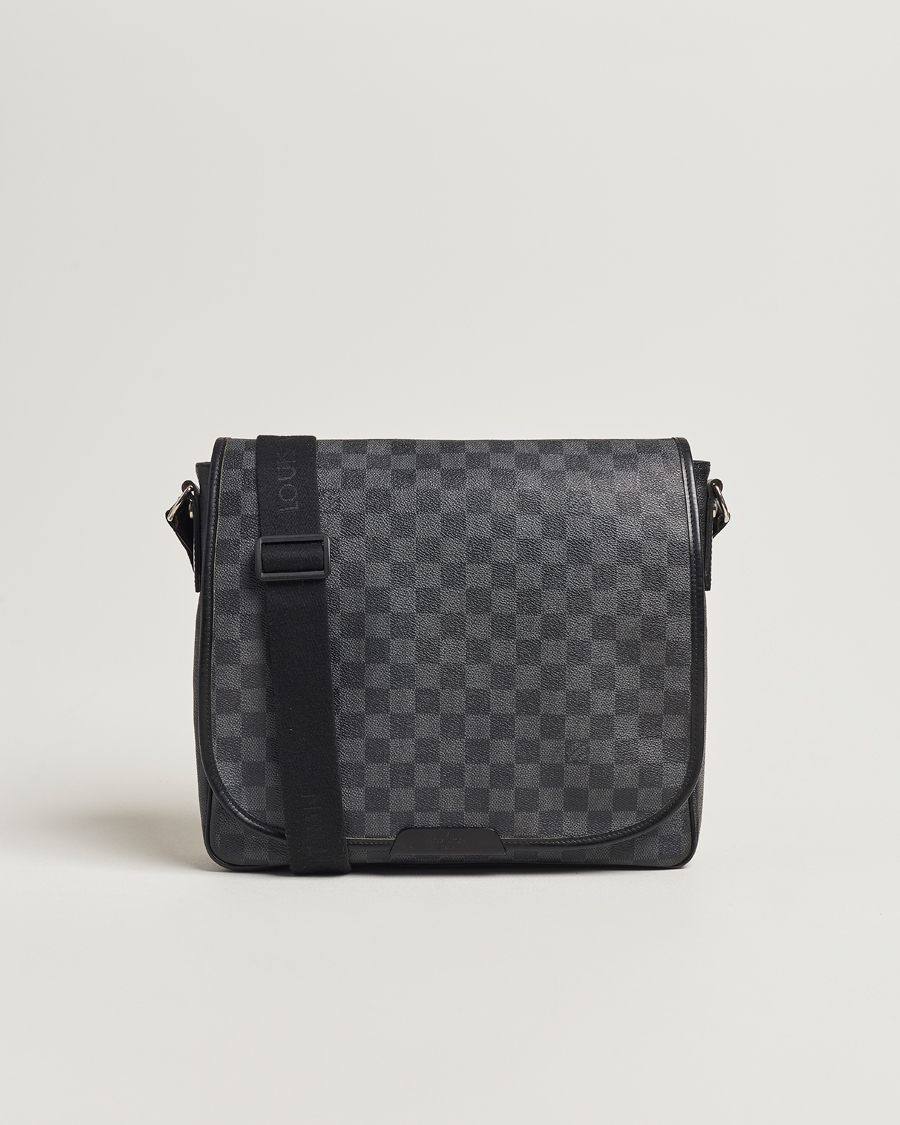 Men | Louis Vuitton Pre-Owned Daniel MM Shoulder Bag Damier Graphite | Louis Vuitton Pre-Owned | Daniel MM Shoulder Bag Damier Graphite