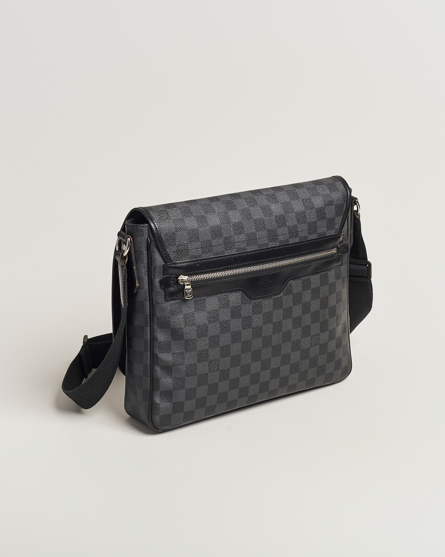 Men | Louis Vuitton Pre-Owned Daniel MM Shoulder Bag Damier Graphite | Louis Vuitton Pre-Owned | Daniel MM Shoulder Bag Damier Graphite
