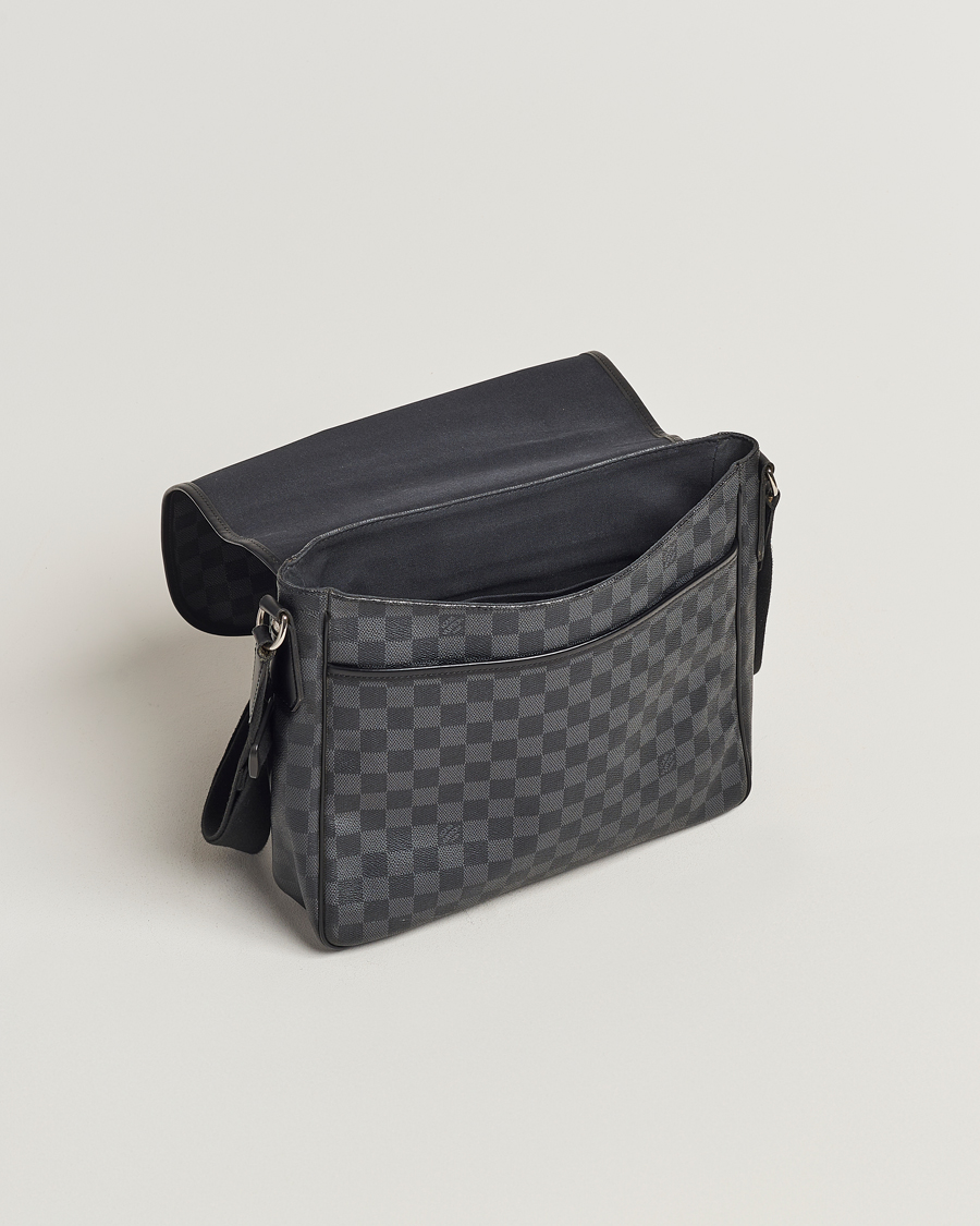 Men | Louis Vuitton Pre-Owned Daniel MM Shoulder Bag Damier Graphite | Louis Vuitton Pre-Owned | Daniel MM Shoulder Bag Damier Graphite