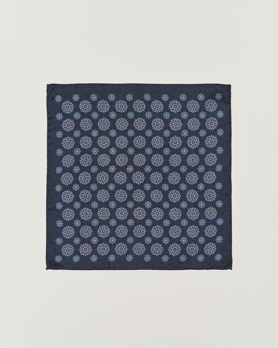Men | Amanda Christensen Silk Twill Printed Flower Pocket Square Navy | Amanda Christensen | Silk Twill Printed Flower Pocket Square Navy