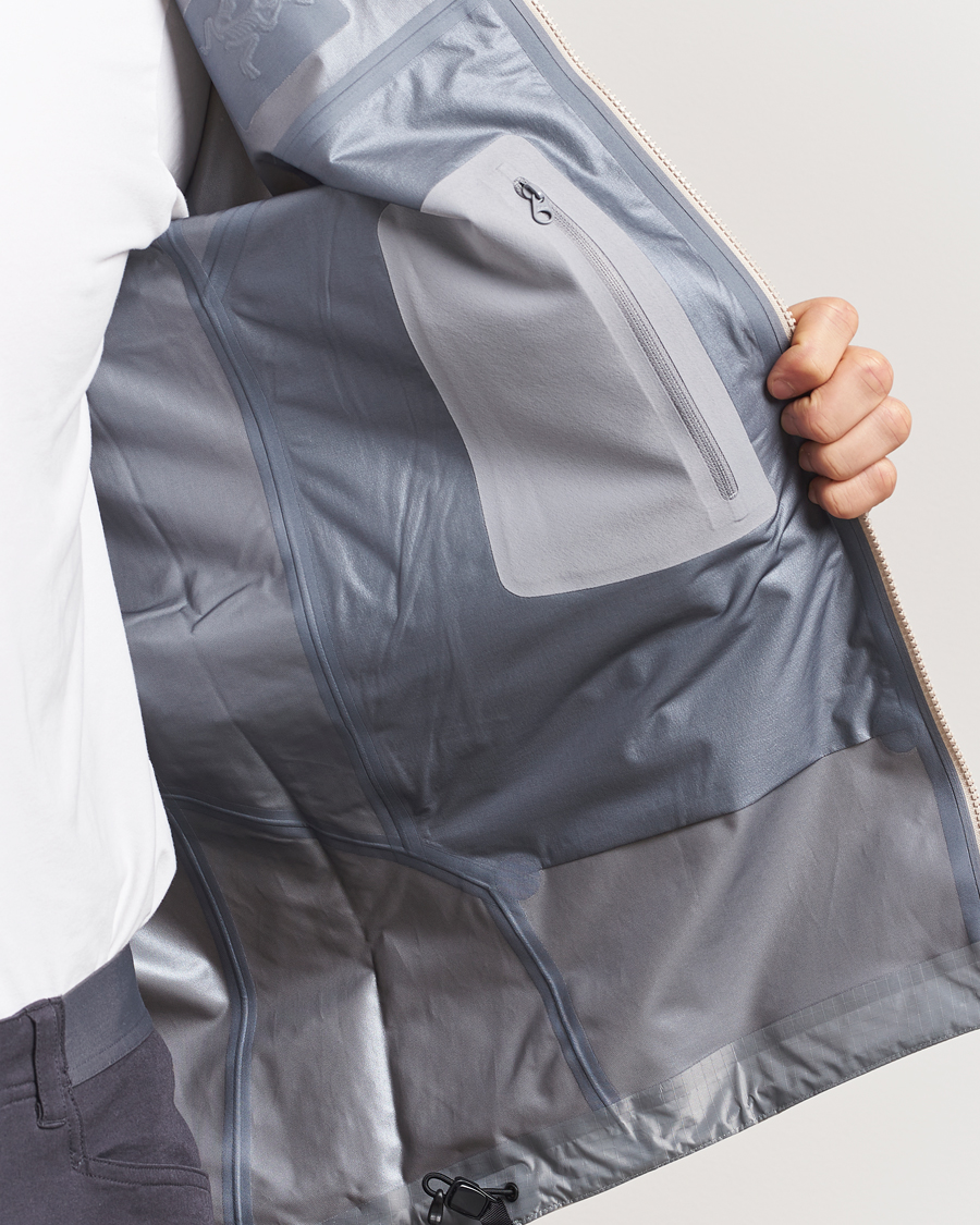 Men | Coats & Jackets | Arc'teryx | Beta Gore-Tex Jacket Rune