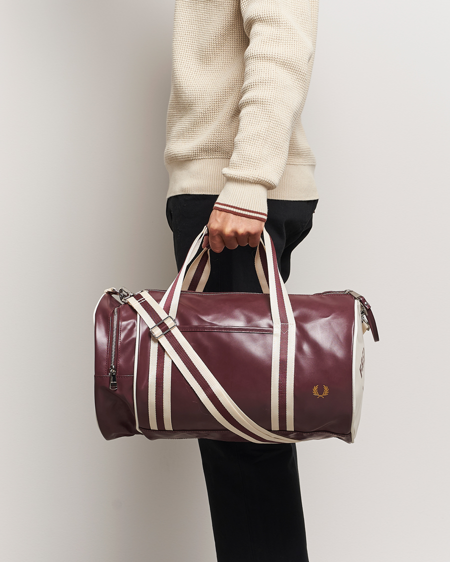 Men | Bags | Fred Perry | Fred PerryClassic Barrel BagOxblood/Ecru