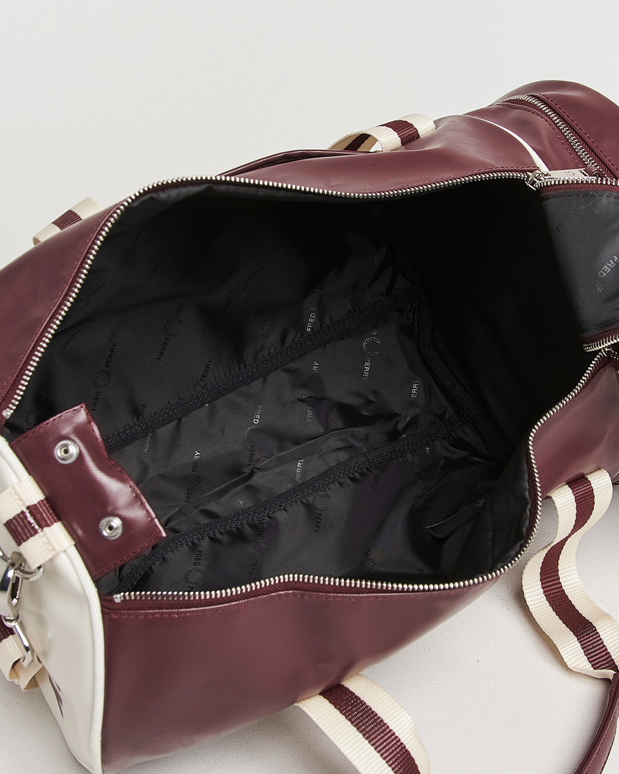 Men | Fred Perry Classic Barrel Bag Oxblood/Ecru | Fred Perry | Classic Barrel Bag Oxblood/Ecru