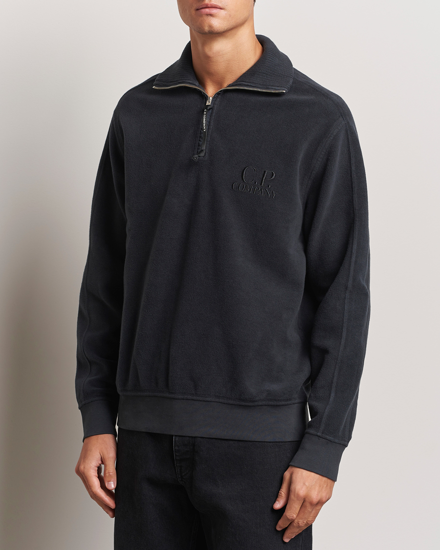 Men | Sweaters & Knitwear | C.P. Company | Brushed Diagonal Fleece Half Zip Grey Black