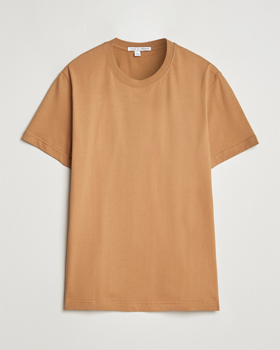 Men | T-Shirts | Tiger of Sweden | Dillan Crew Neck T-Shirt Warm Forest