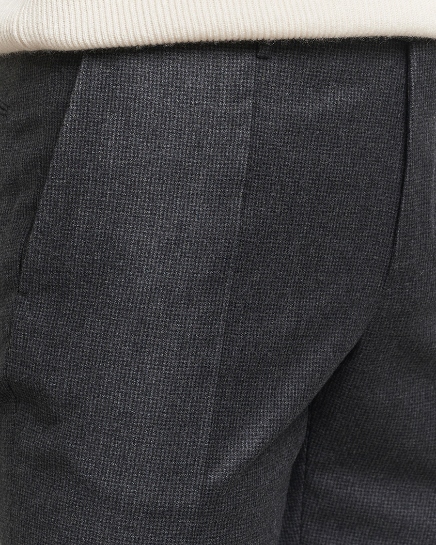 Men | Trousers | Incotex | Slim Fit Houndstooth Flannel Trousers Light Grey
