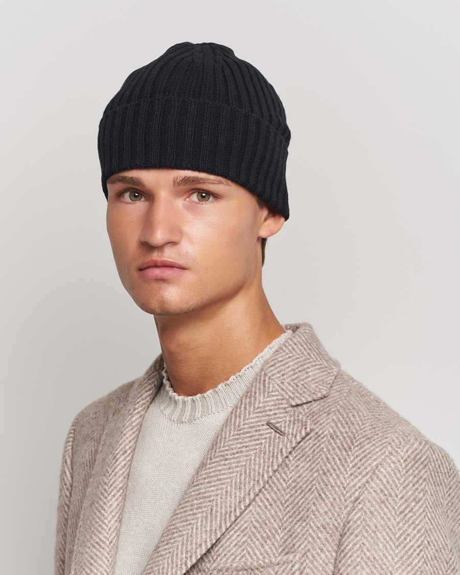 Men | Piacenza Cashmere Ribbed Cashmere Beanie Black | Piacenza Cashmere | Ribbed Cashmere Beanie Black