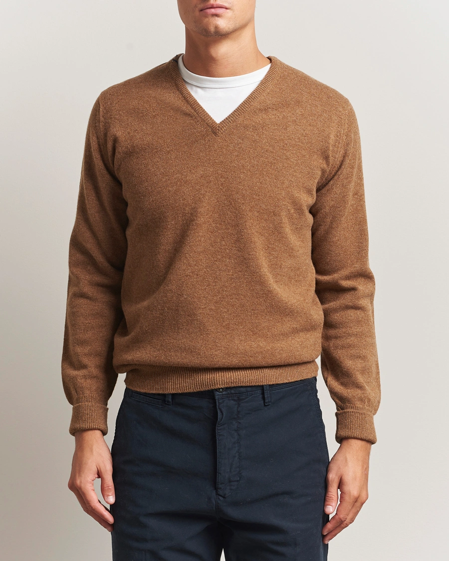 Men | Sweaters & Knitwear | William Lockie | Rob Lambswool V-Neck Savannah