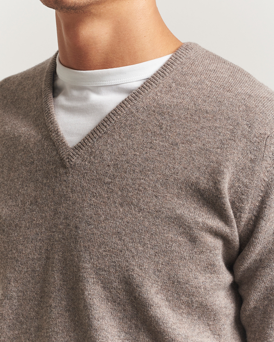 Men | Sweaters & Knitwear | William Lockie | Rob Lambswool V-Neck Vole