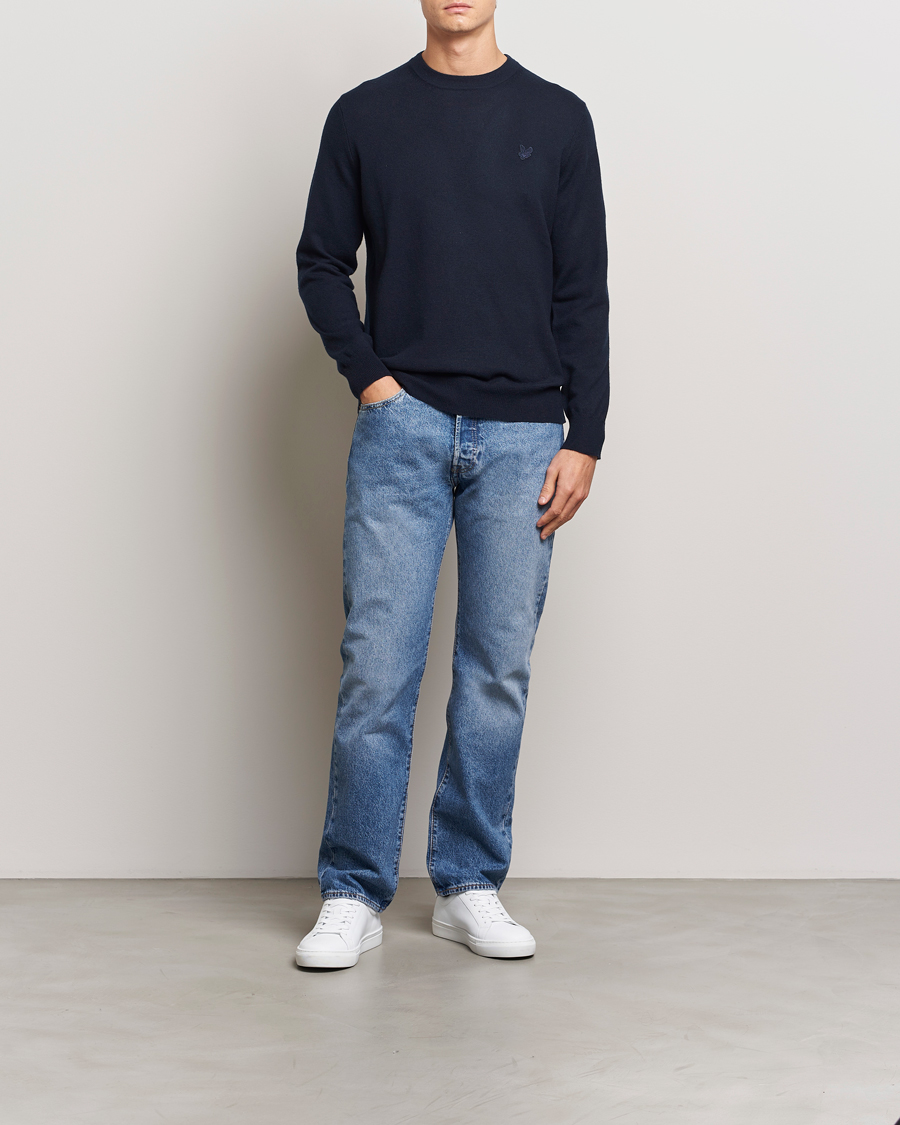 Men | Sweaters & Knitwear | Lyle & Scott | Tonal Eagle Lambswool Crew Neck Dark Navy