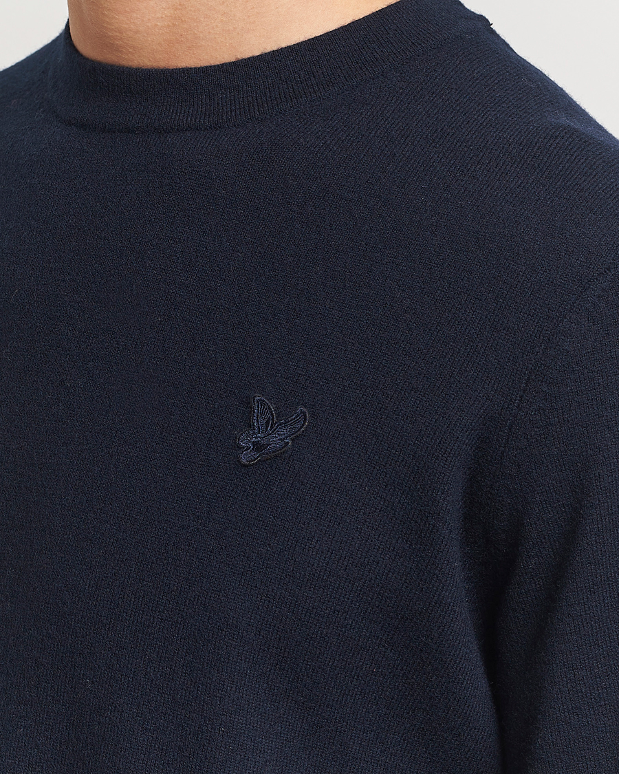 Men | Sweaters & Knitwear | Lyle & Scott | Tonal Eagle Lambswool Crew Neck Dark Navy