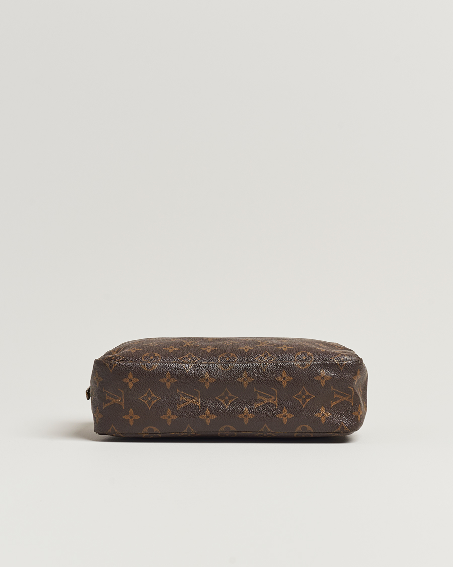 Men | Louis Vuitton Pre-Owned Trousse de Toilette Washbag Monogram | Louis Vuitton Pre-Owned | Trousse de Toilette Washbag Monogram