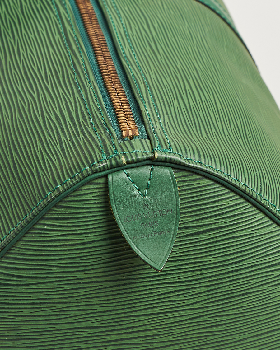 VUITTON グリーンバック ルイ·ヴィトン】グリーンのモノグラム·キャンバスで仕立てた新作メンズ