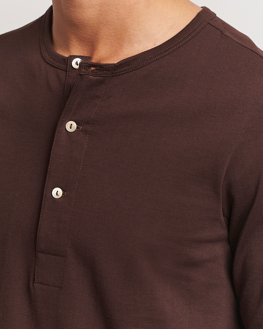 Men | Sweaters & Knitwear | Merz b. Schwanen | Classic Organic Cotton Henley Coffee