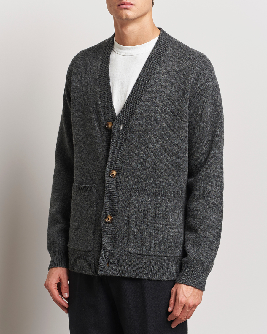 Men | Sweaters & Knitwear | A Day's March | Jarrow Lambswool Cardigan Charcoal