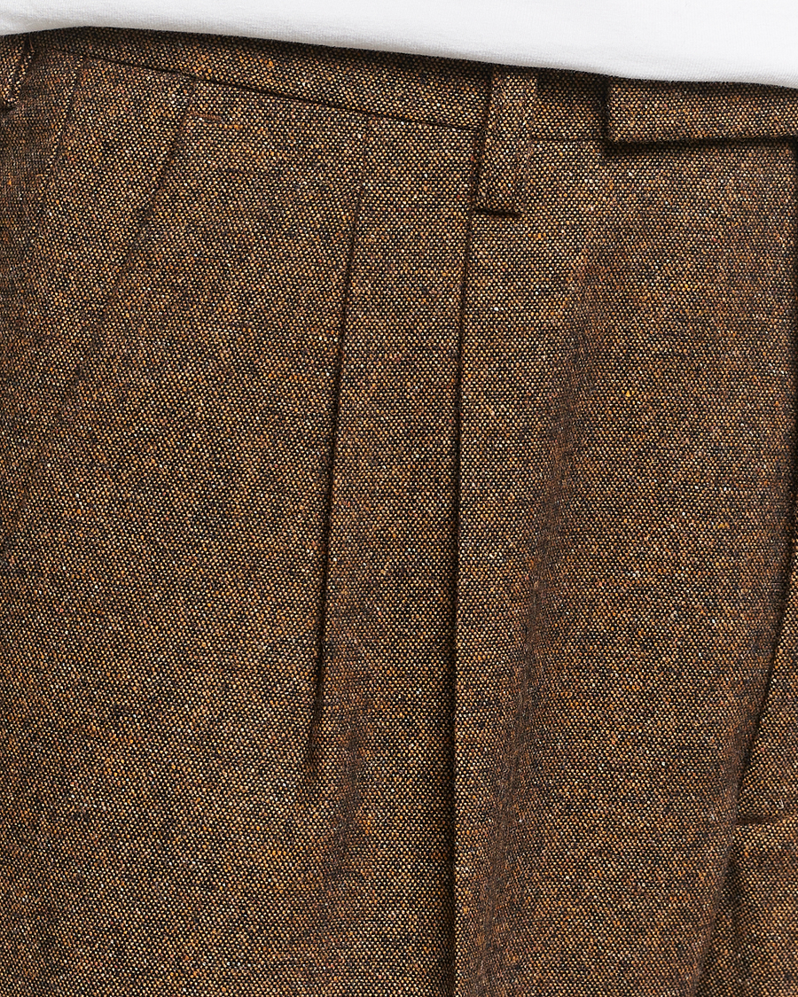 NN07 Fritz Wool Pleated Trousers Orange Brown at CareOfCarl.com