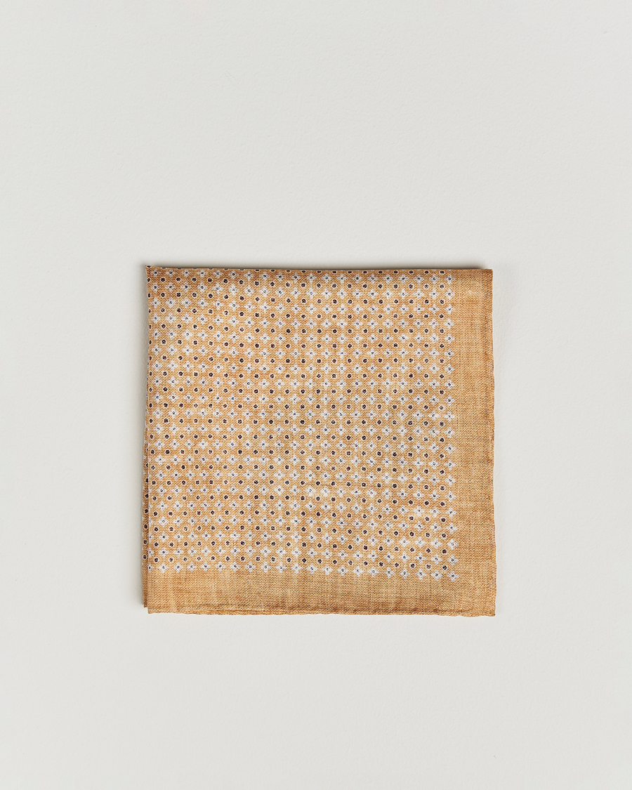 Men | Amanda Christensen Silk Twill Printed Flower Pocket Square Yellow | Amanda Christensen | Silk Twill Printed Flower Pocket Square Yellow