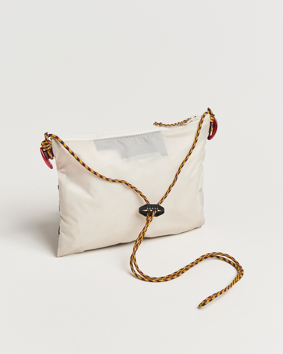 Men | Bags | Klättermusen | Algir Accessory Bag Medium Putty Grey