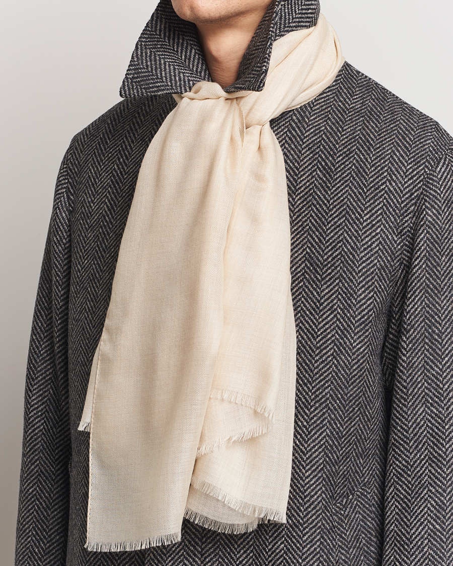 Men | Piacenza Cashmere Chic Cashmere Scarf Cream | Piacenza Cashmere | Chic Cashmere Scarf Cream