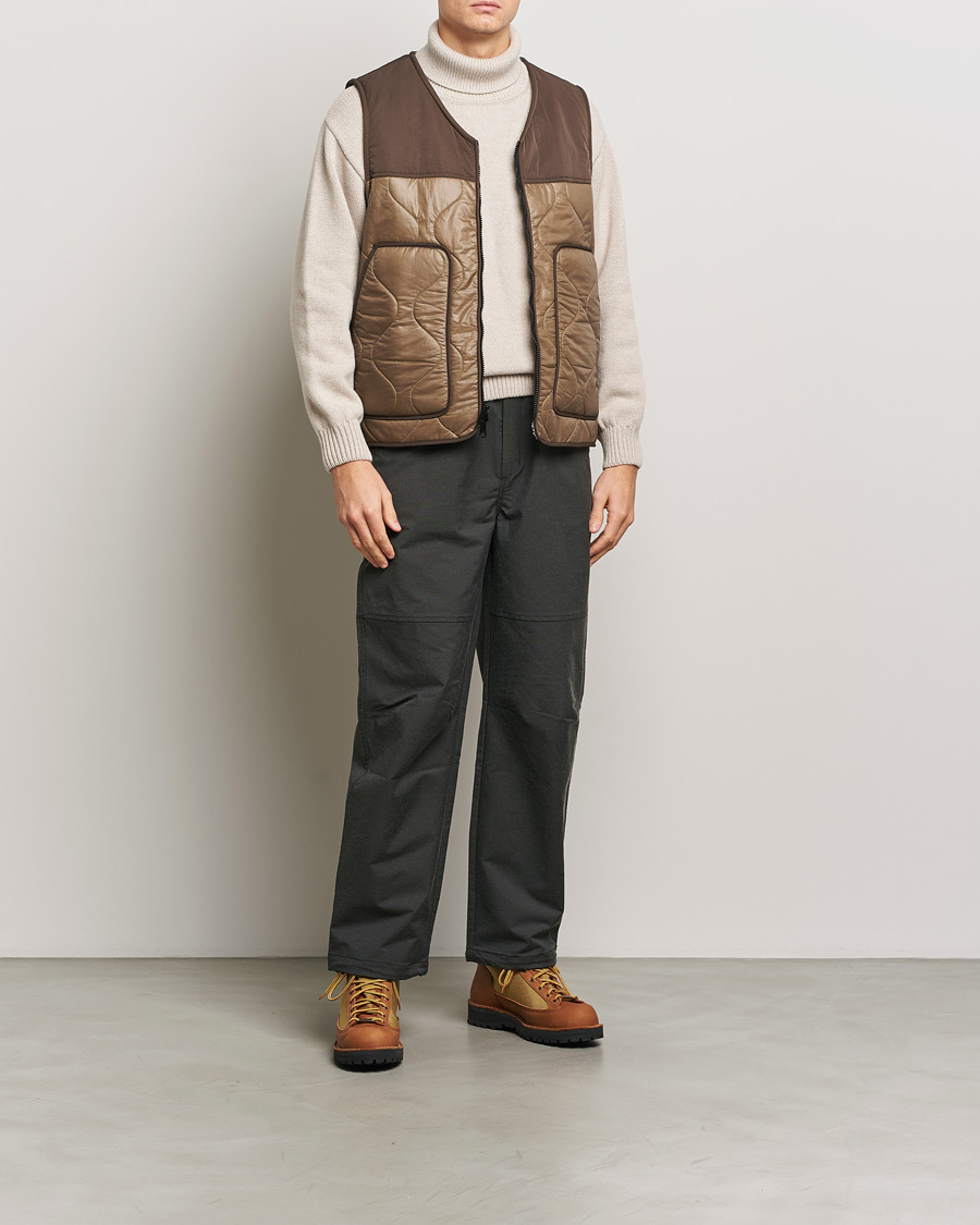 Woolrich Quilted Vest Sherpa Lining by Todd Snyder Taupe at