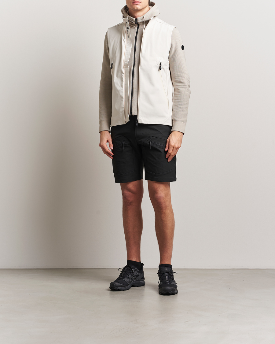 Men | Coats & Jackets | Sail Racing | Spray Softshell Vest Ivory