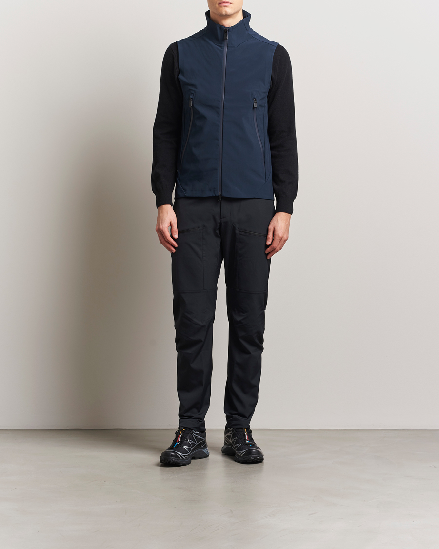 Men | Coats & Jackets | Sail Racing | Spray Softshell Vest Dark Navy