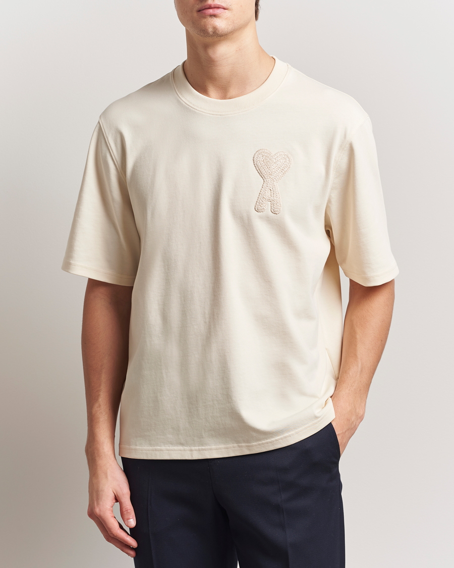 ami SS25 クロッシェTシャツ クリーム色 AMI Paris ADC Embossed Logo T-Shirt | Saks Fifth Avenue