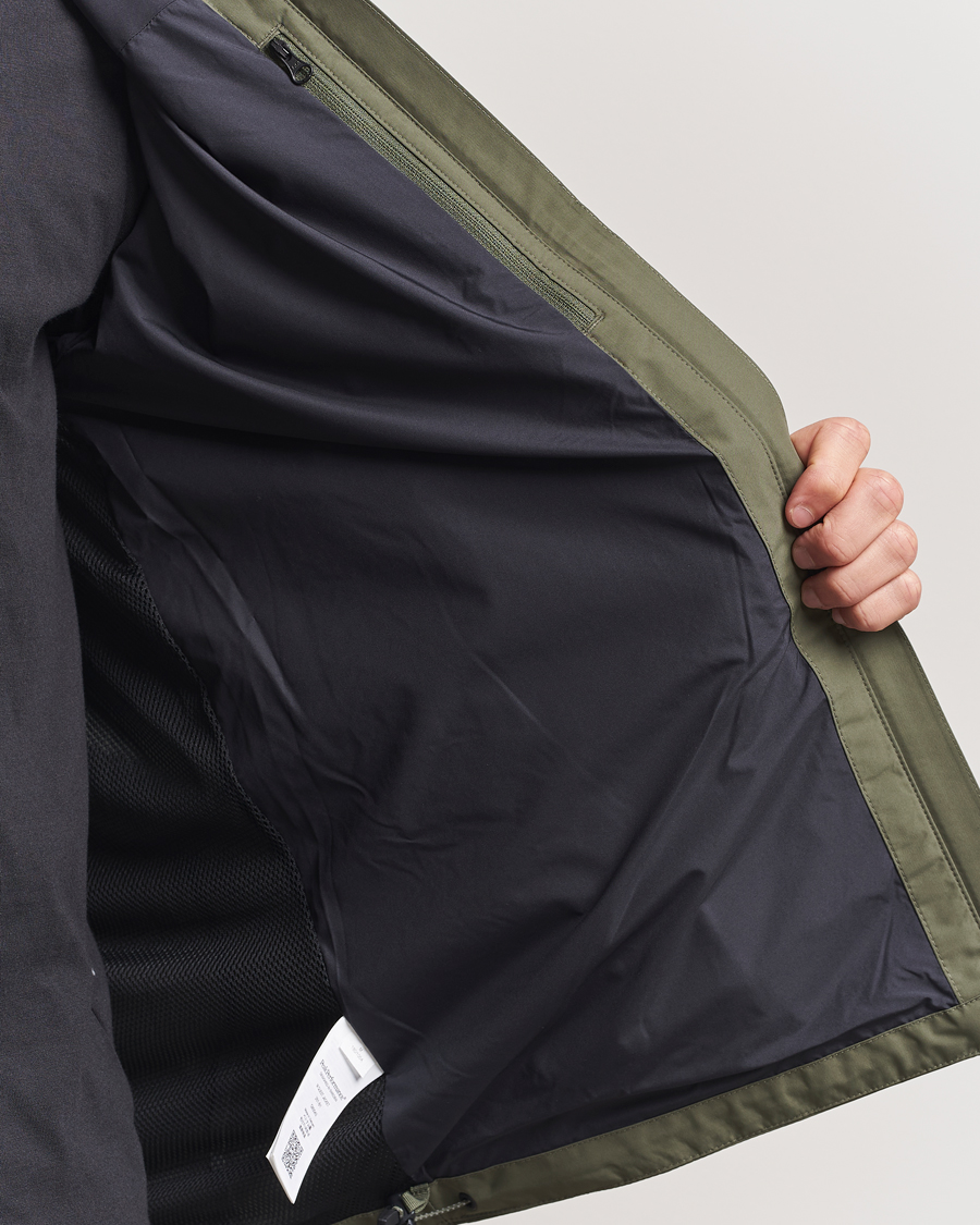 Men | Coats & Jackets | Peak Performance | Quest Jacket Pine Needle
