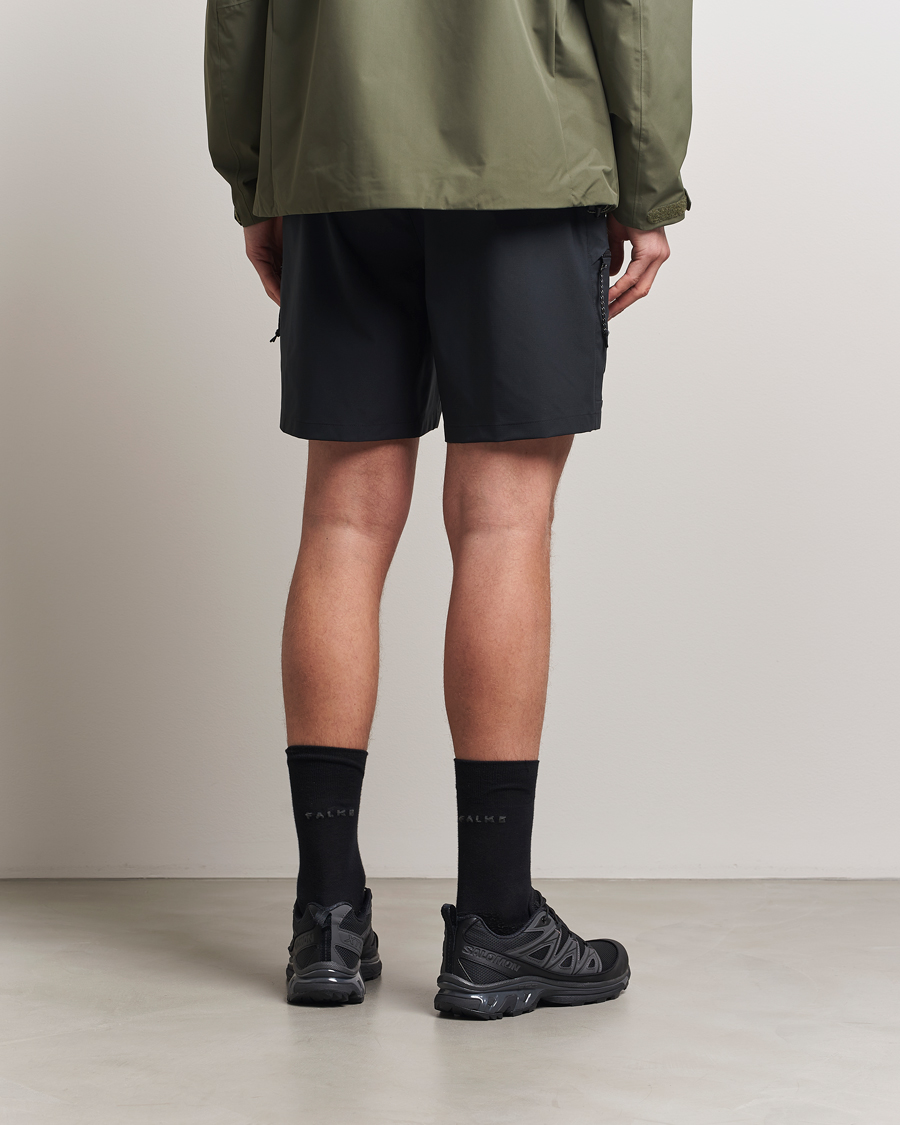 Men | Shorts | Peak Performance | Outdoor Cargo Shorts Black