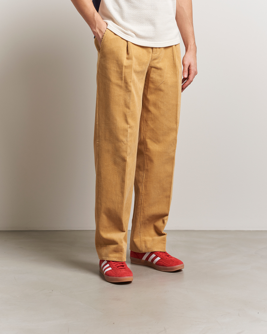 Men | adidas Originals Gazelle Indoor Sneaker Red/White | adidas Originals | Gazelle Indoor Sneaker Red/White