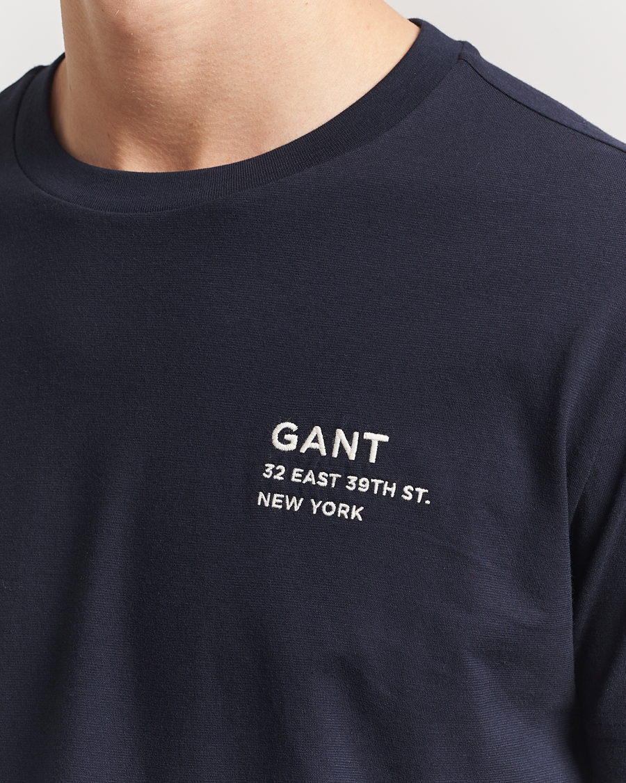 Men | T-Shirts | GANT | Small Graphic Crew Neck T-Shirt Evening Blue