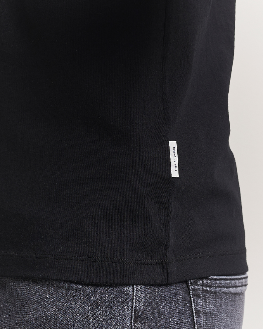 Men | T-Shirts | Tiger of Sweden | Dillan Crew Neck T-Shirt Black