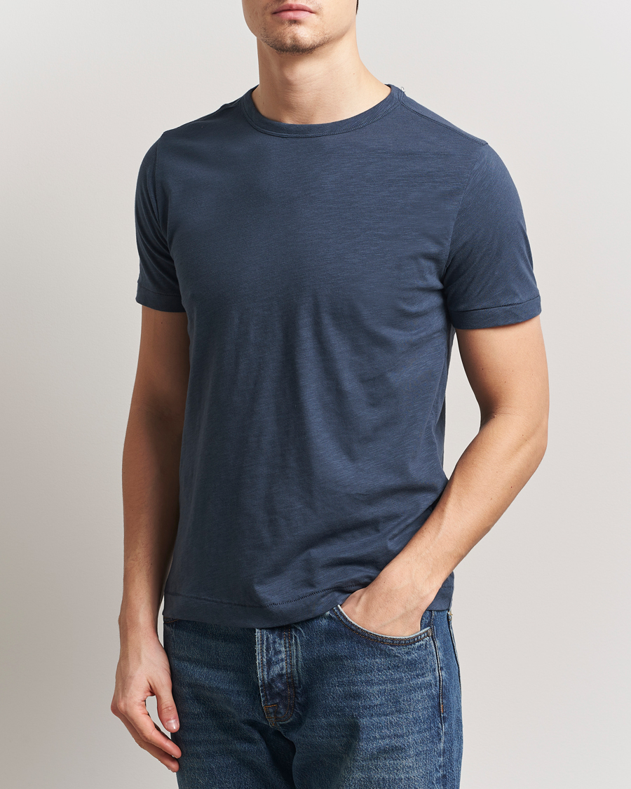 Men | T-Shirts | Merz b. Schwanen | Organic Pima Cotton Slub Crew Neck T-Shirt Denim Blue