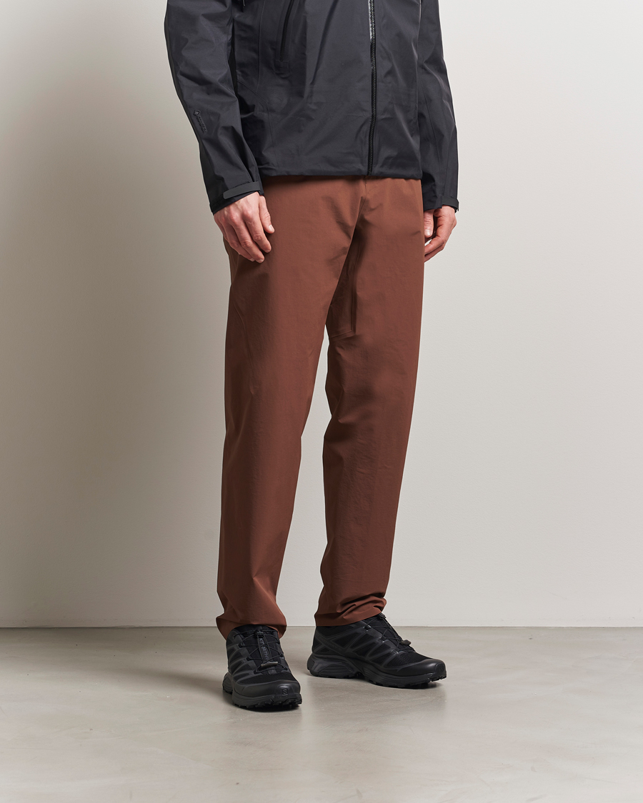 Men | Trousers | Arc'teryx Veilance | Voronoi Softshell Pants Ganache