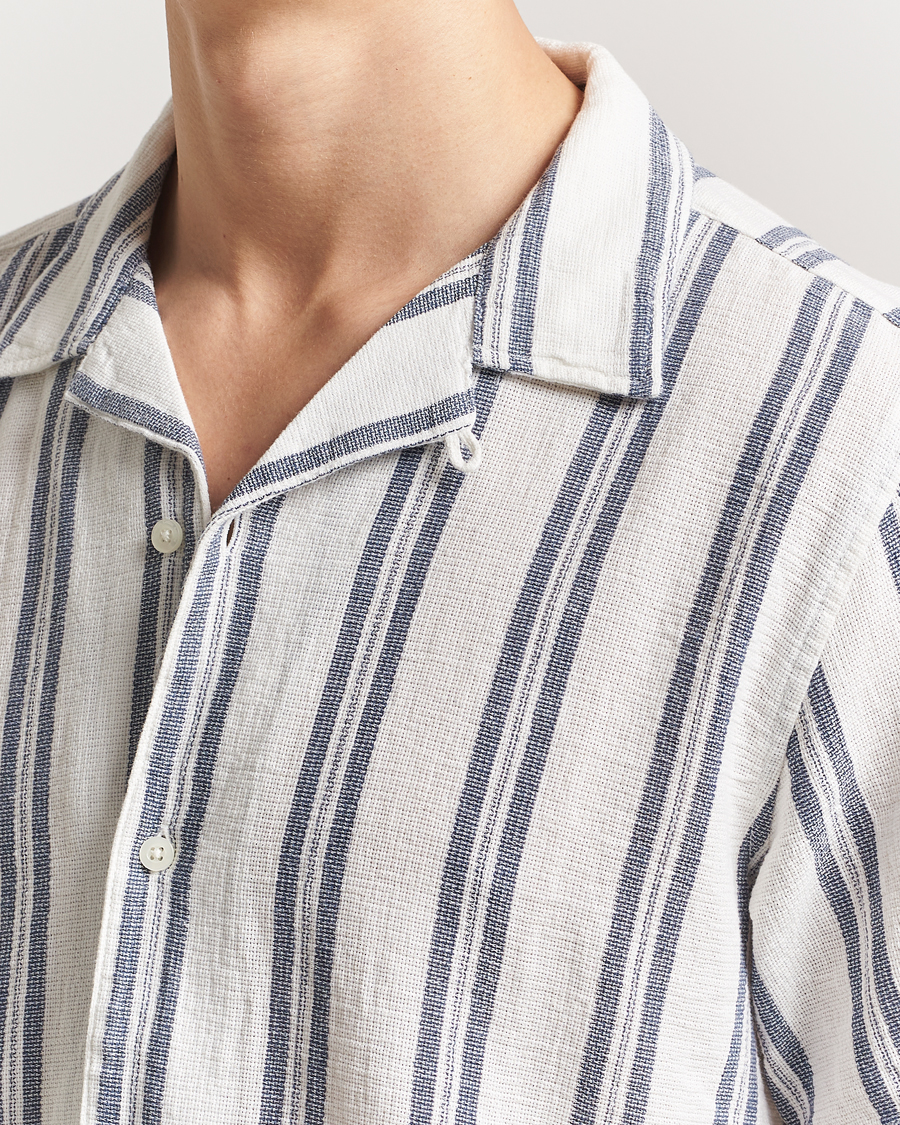 Men | Shirts | KnowledgeCotton Apparel | Box Short Sleeve Stripe Shirt Blue