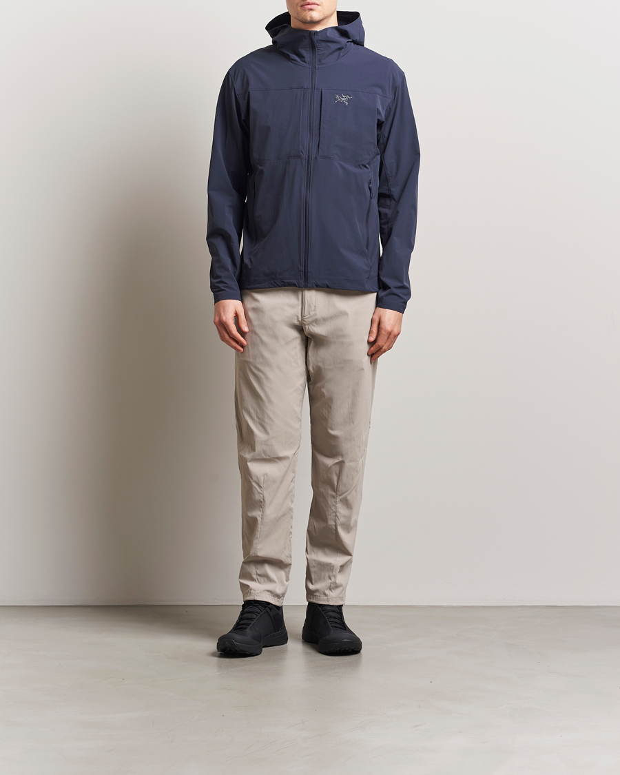 Men | Coats & Jackets | Arc'teryx | Gamma Lightweight Softshell Hooded Jacket Black Sapphire