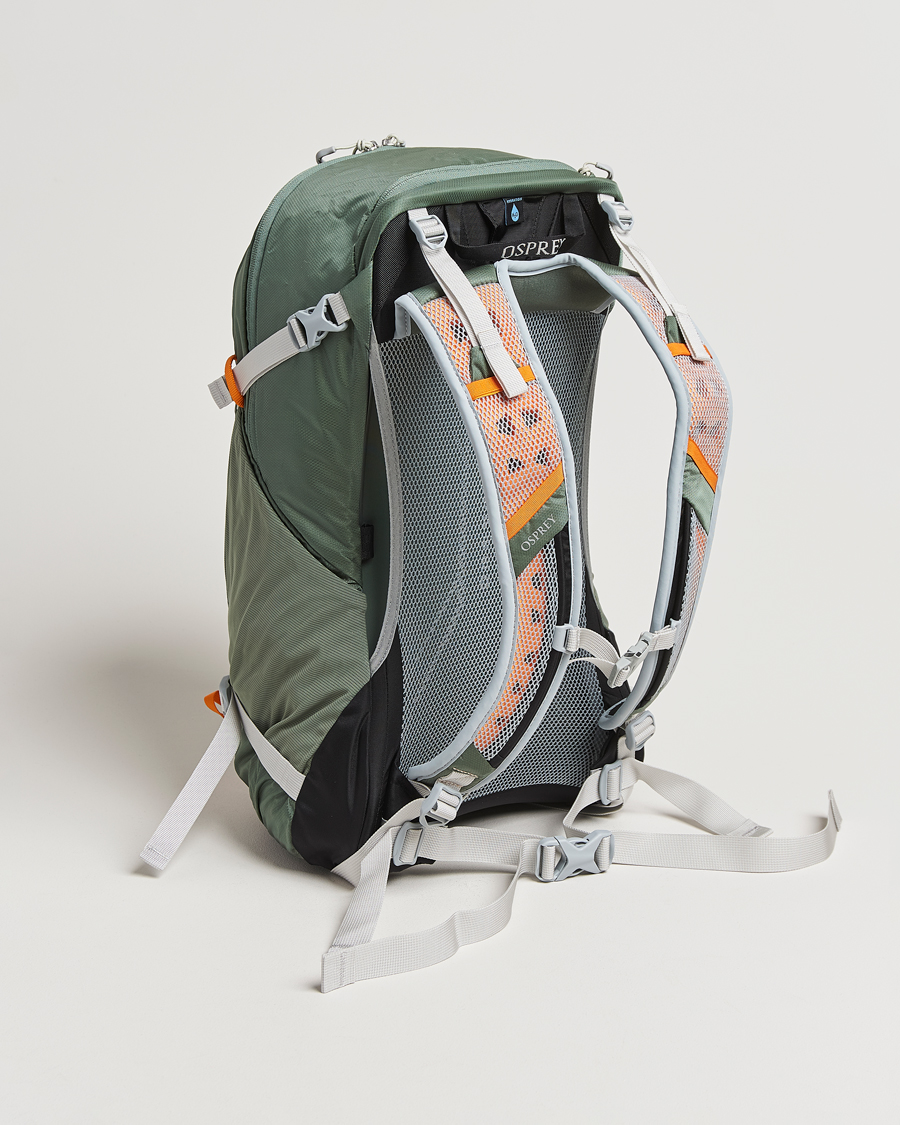 Osprey HikeLite 26 Pine Leaf Green at CareOfCarl.com