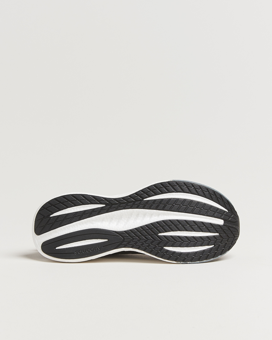 Men | Saucony Triumph 22 Black/White | Saucony | Triumph 22 Black/White