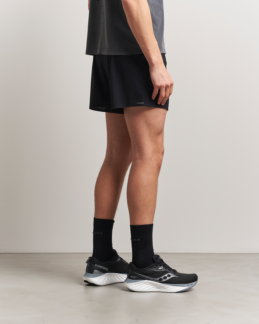 Men | Saucony Triumph 22 Black/White | Saucony | Triumph 22 Black/White